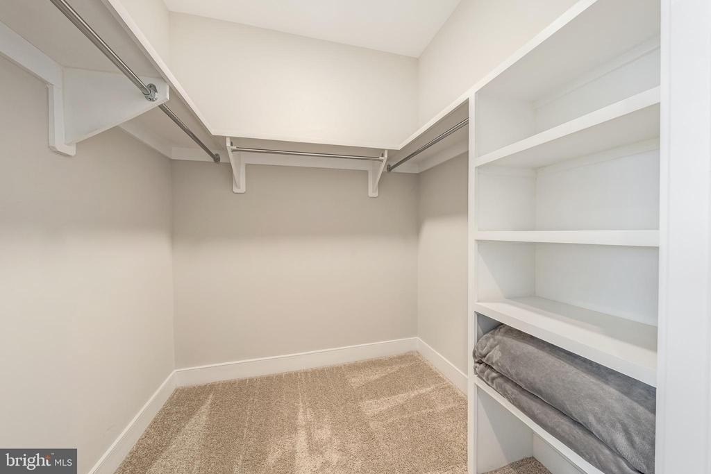 10326 Grosvenor Place - Photo 35