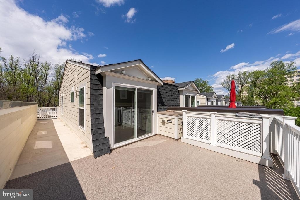 10326 Grosvenor Place - Photo 45