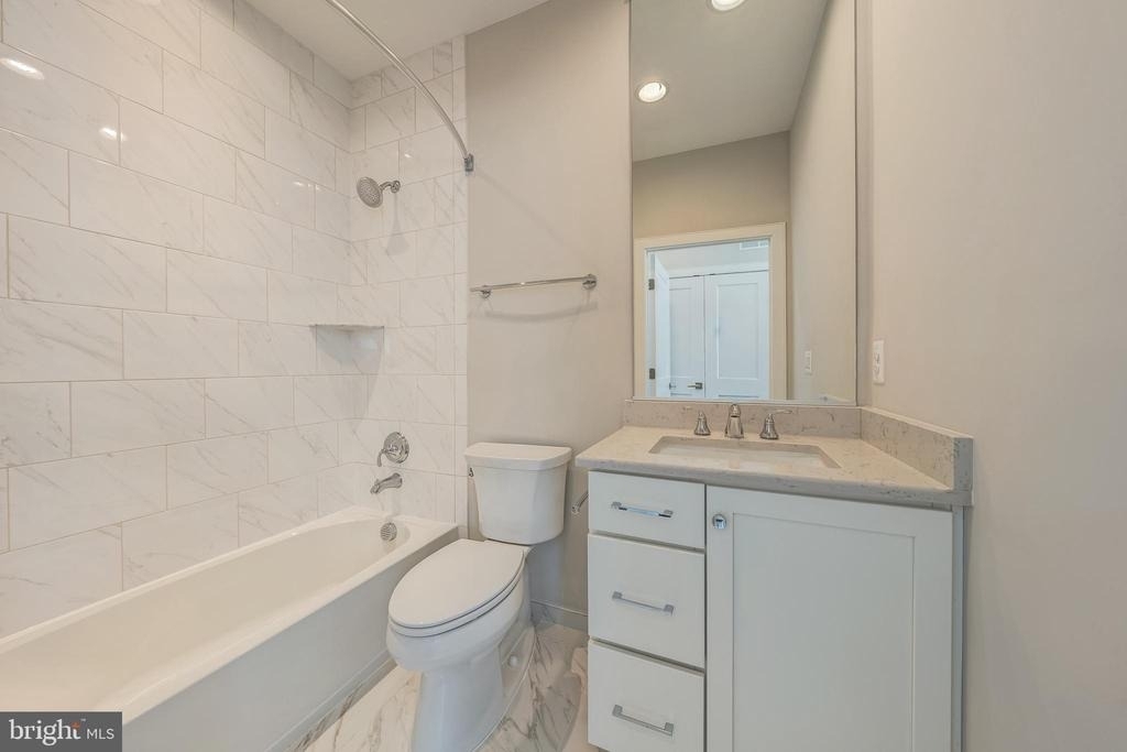 10326 Grosvenor Place - Photo 42