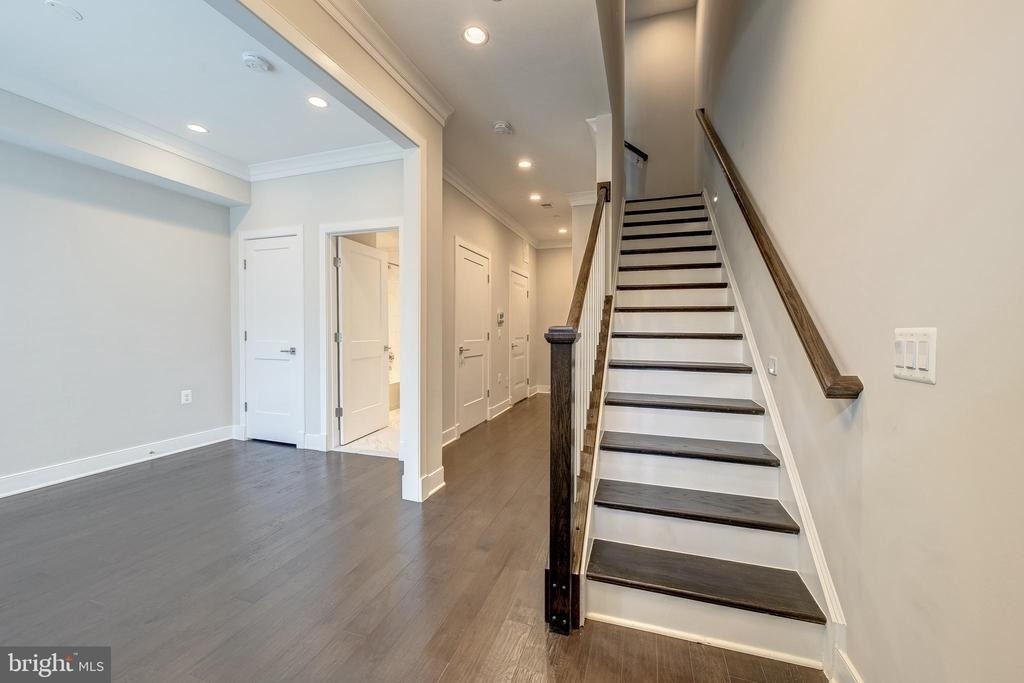 10326 Grosvenor Place - Photo 21