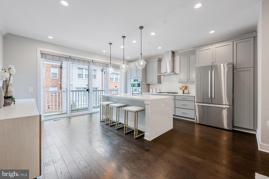 10326 Grosvenor Place - Photo 4