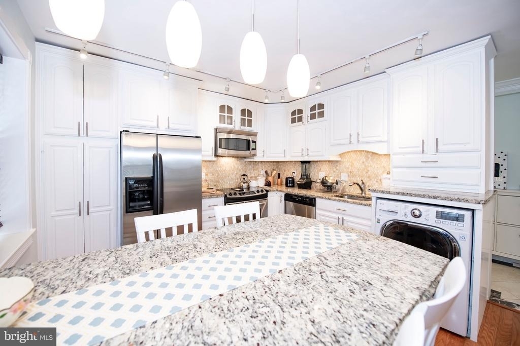 7036 Strathmore Street - Photo 9