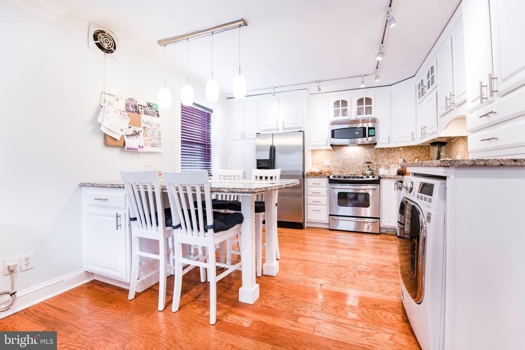 7036 Strathmore Street - Photo 8