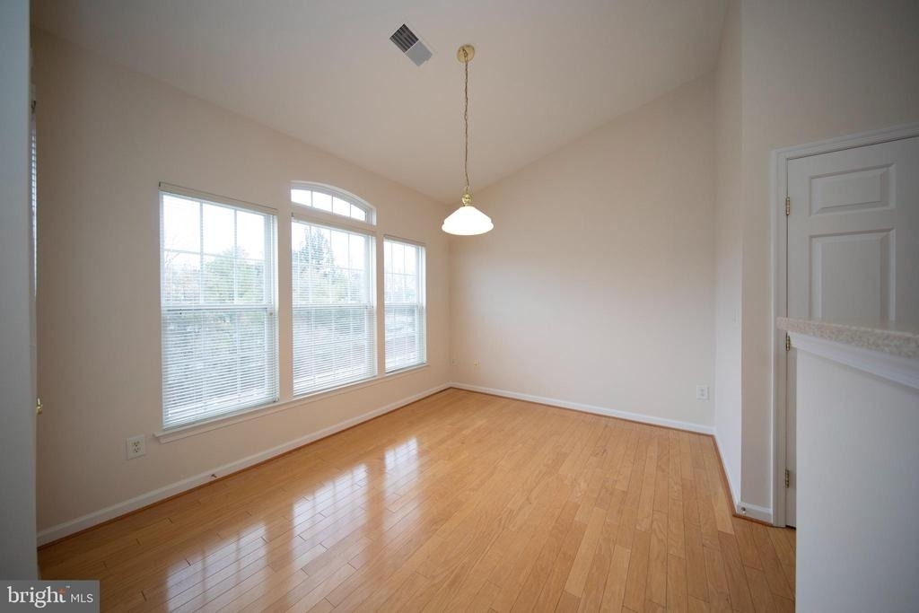712 Kings Path - Photo 12