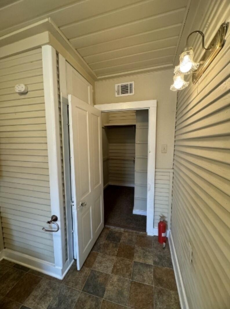 302 S Burleson St - Photo 5