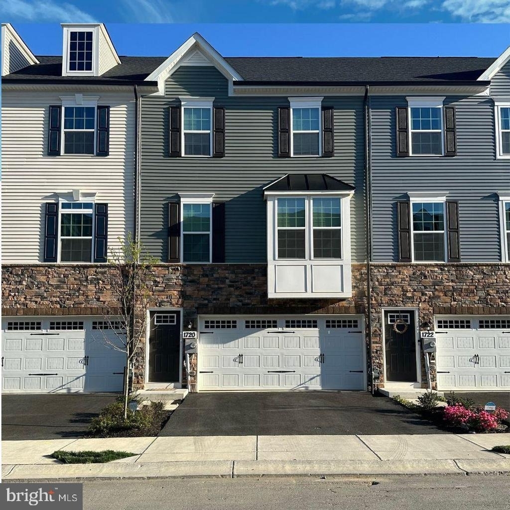 1720 Atlas Drive - Photo 0