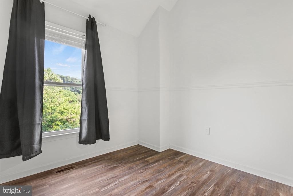 6608 E Beach Drive - Photo 28