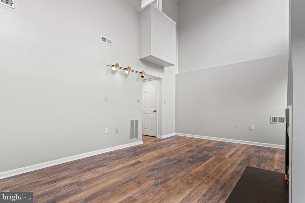 6608 E Beach Drive - Photo 19