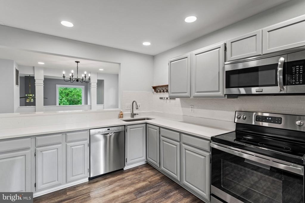 6608 E Beach Drive - Photo 9