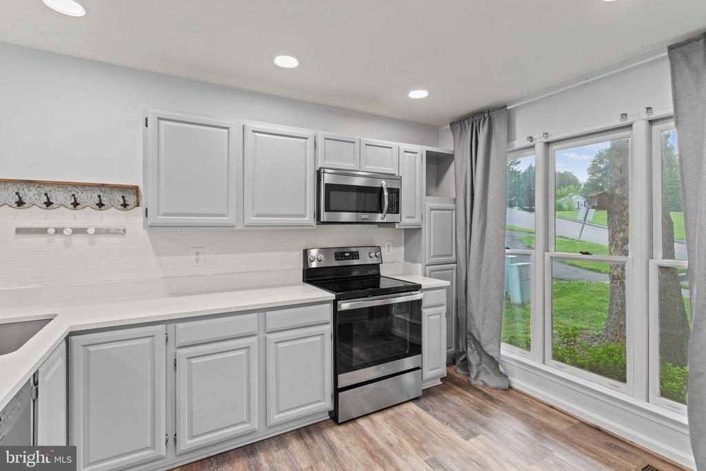 6608 E Beach Drive - Photo 6