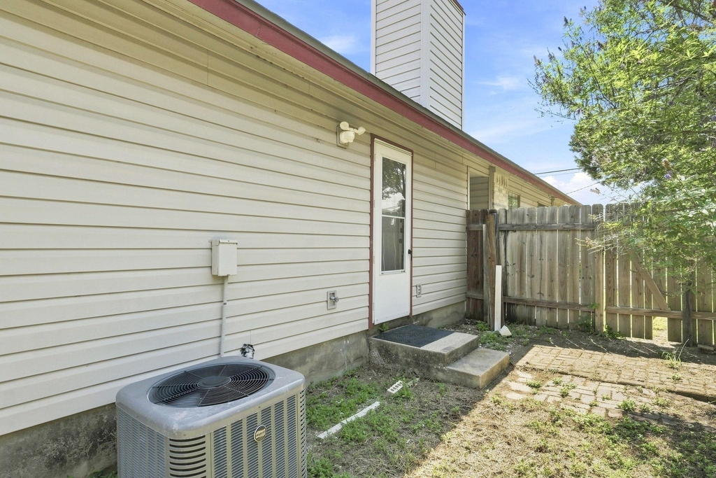 615 Luther Dr - Photo 13