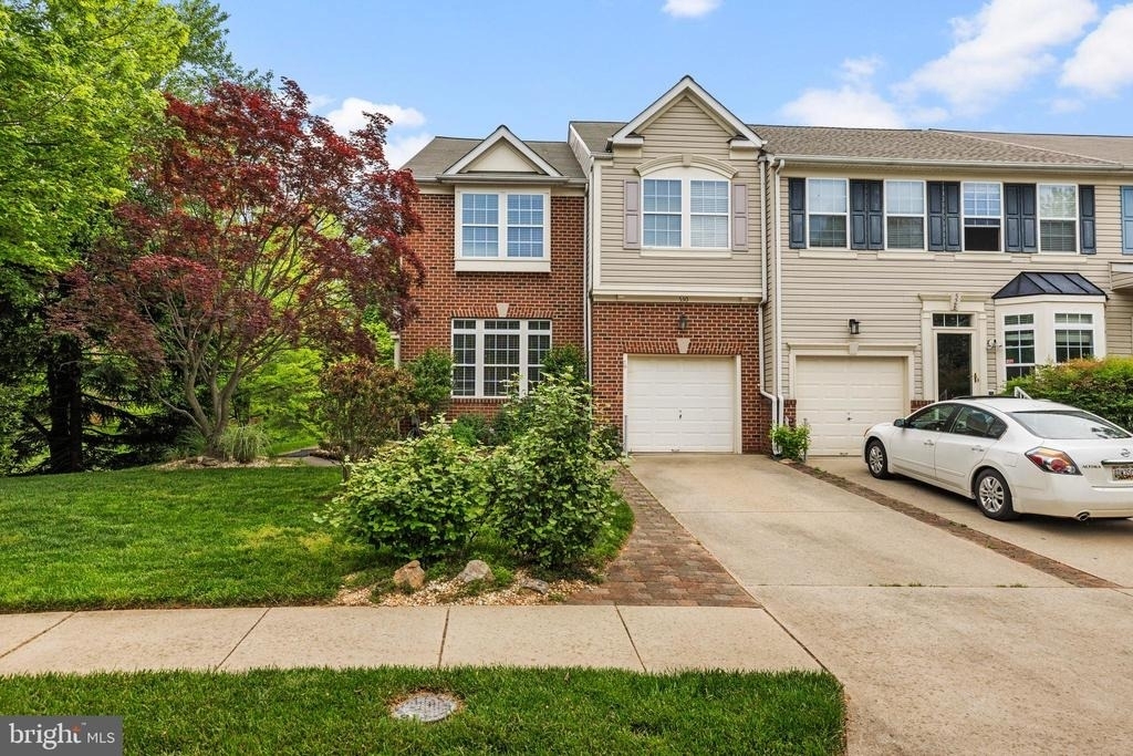 530 Limerick Circle - Photo 0