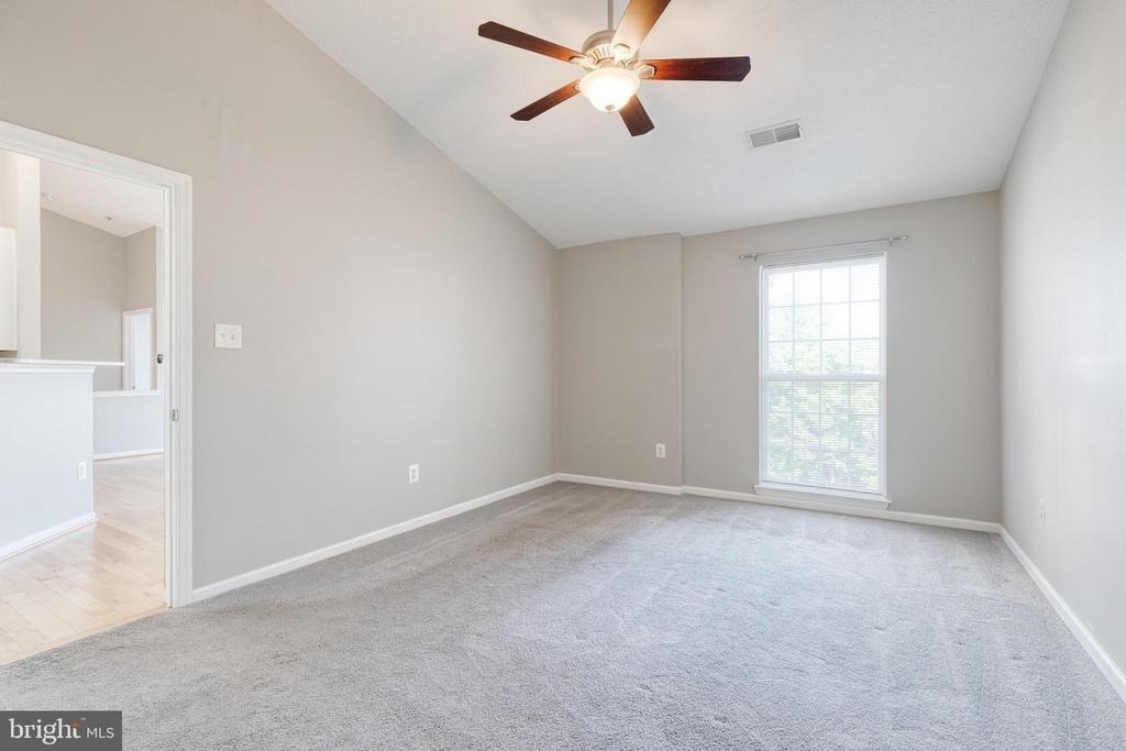 3021 Hunting Ridge Drive - Photo 11
