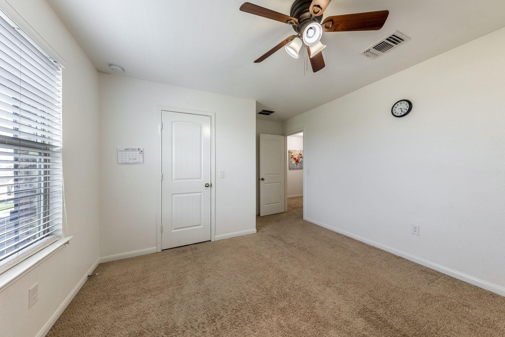925 Woodduck Trl - Photo 8
