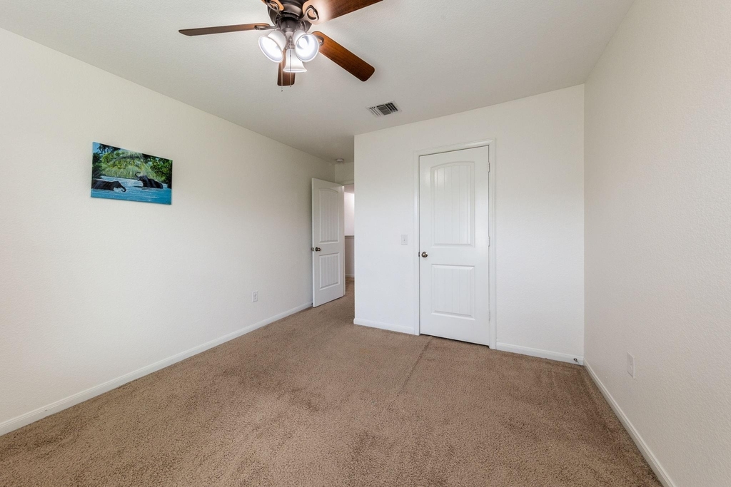925 Woodduck Trl - Photo 17