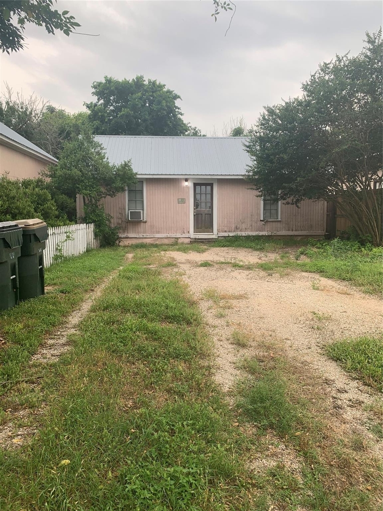 302 S Burleson St - Photo 0