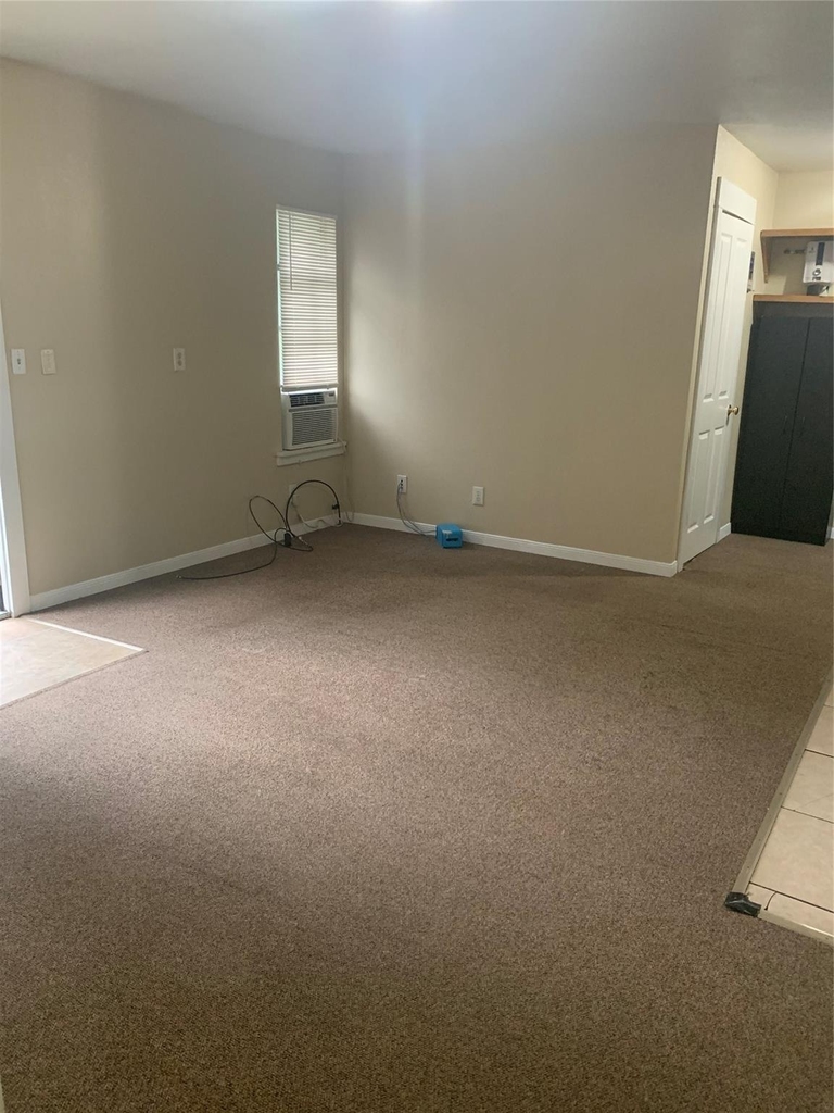 302 S Burleson St - Photo 1