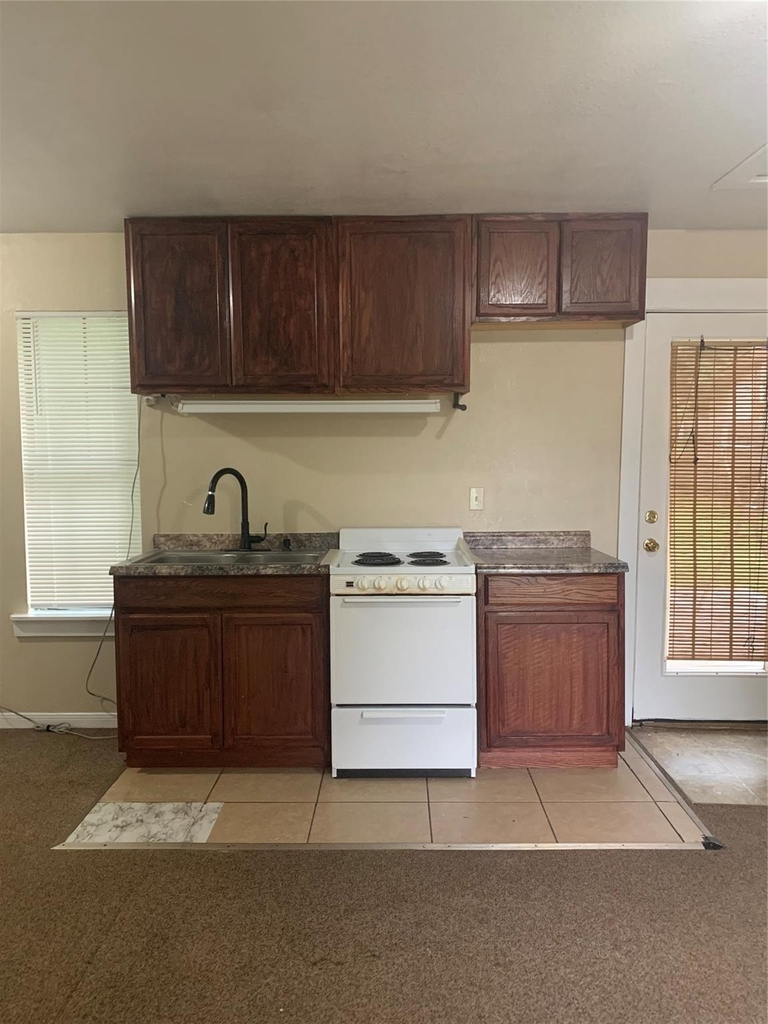 302 S Burleson St - Photo 2