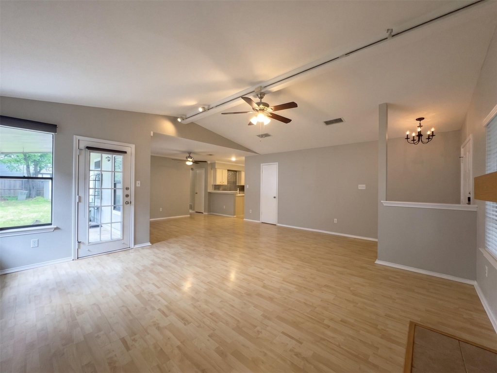13004 Campos Dr - Photo 5