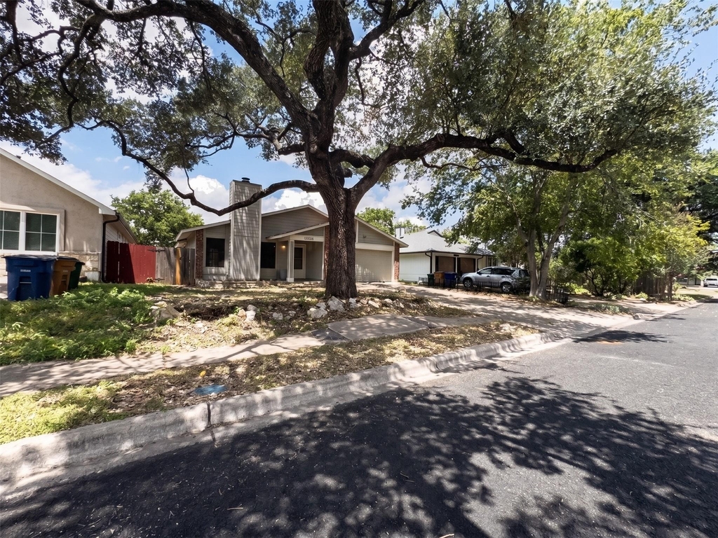 13004 Campos Dr - Photo 2