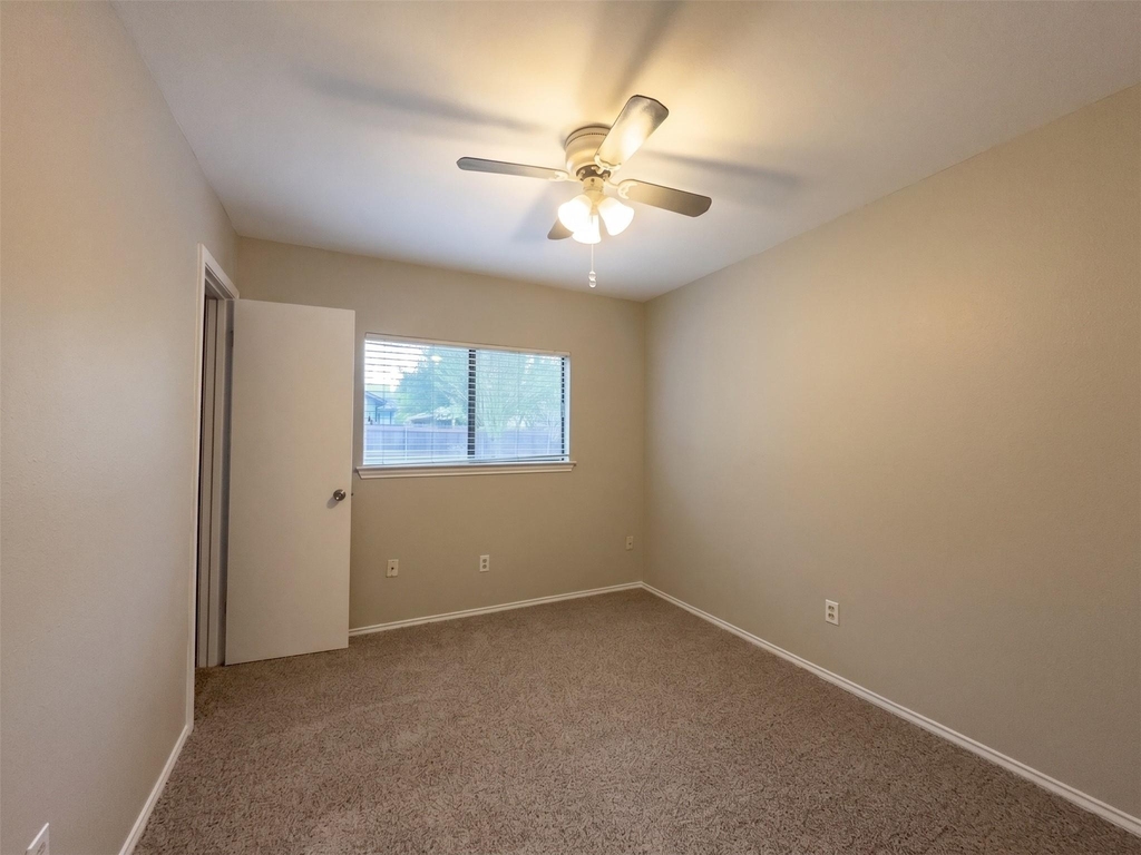 13004 Campos Dr - Photo 14