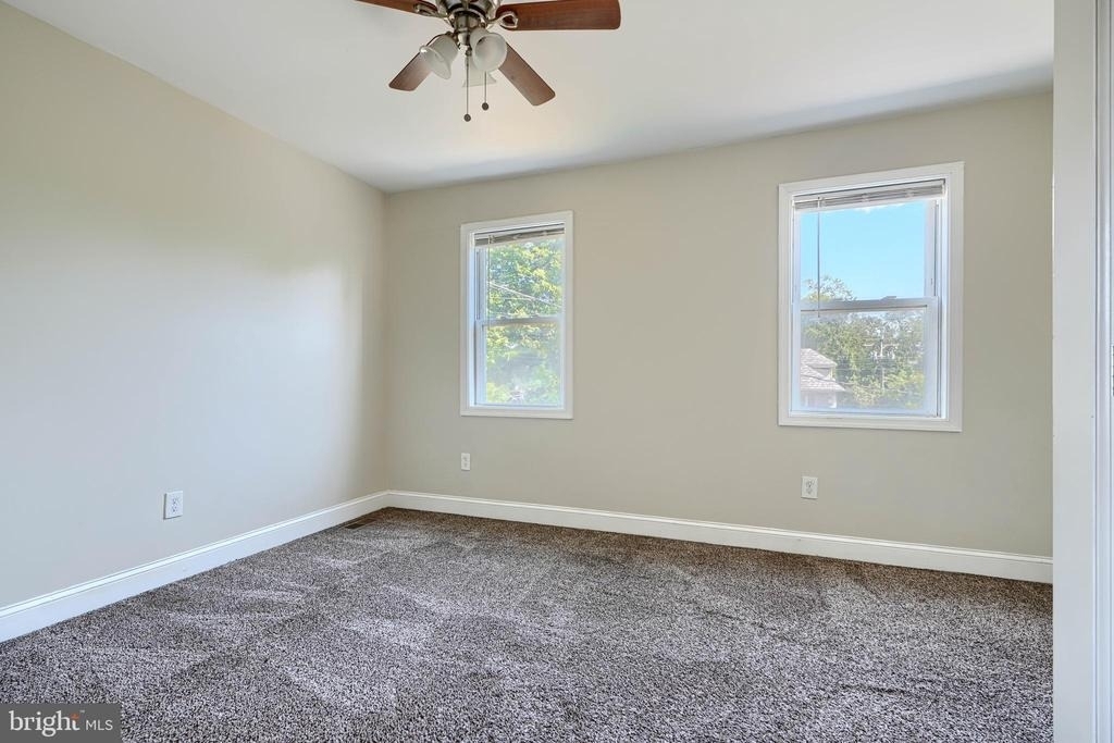 6110 Everall Avenue - Photo 11