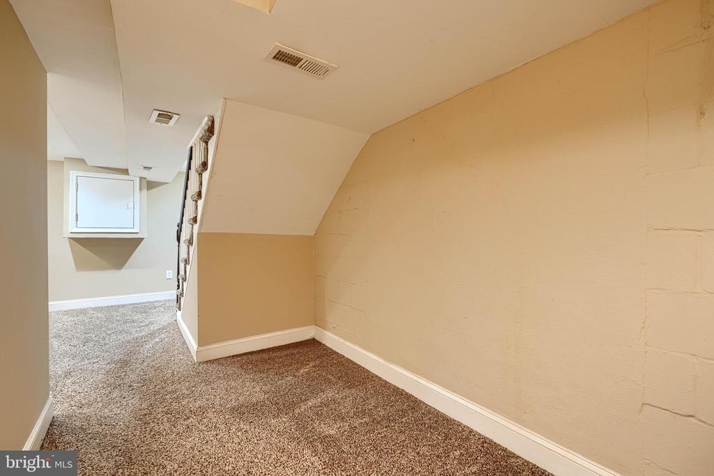6110 Everall Avenue - Photo 22