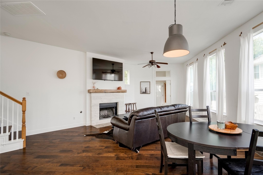 1802 Village Oak Ct - Photo 4