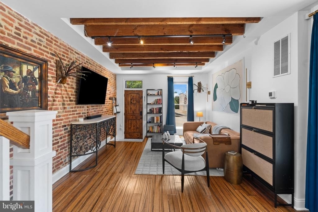 3200 Fleet Street - Photo 3