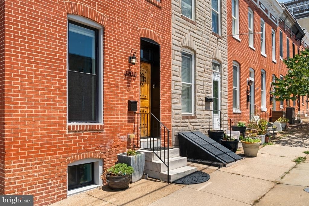 3200 Fleet Street - Photo 2