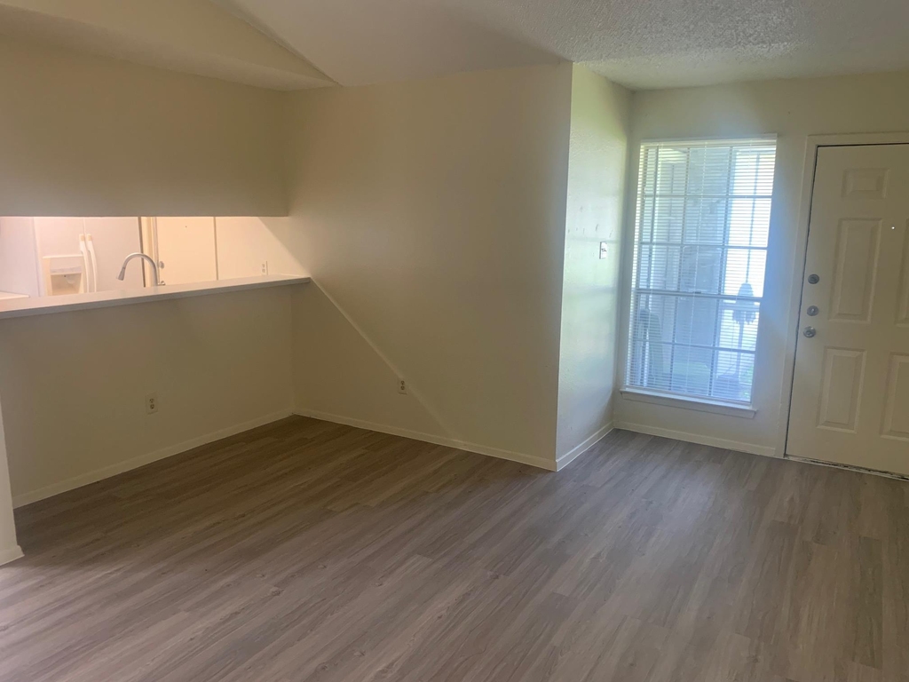 523 Greenlawn Blvd - Photo 13