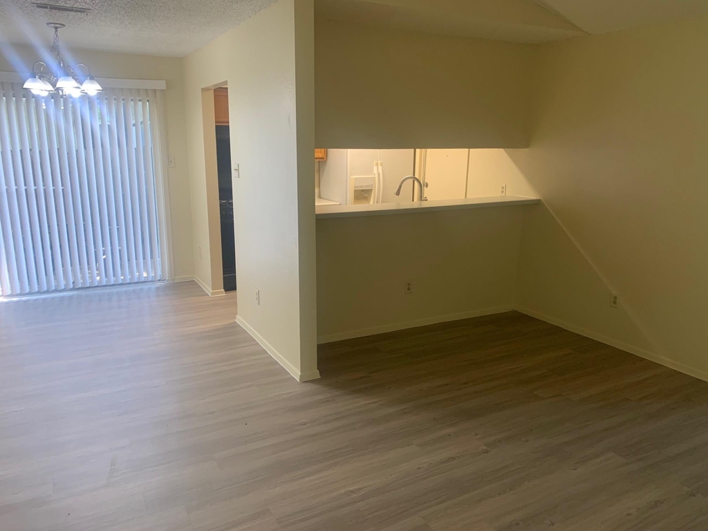 523 Greenlawn Blvd - Photo 14