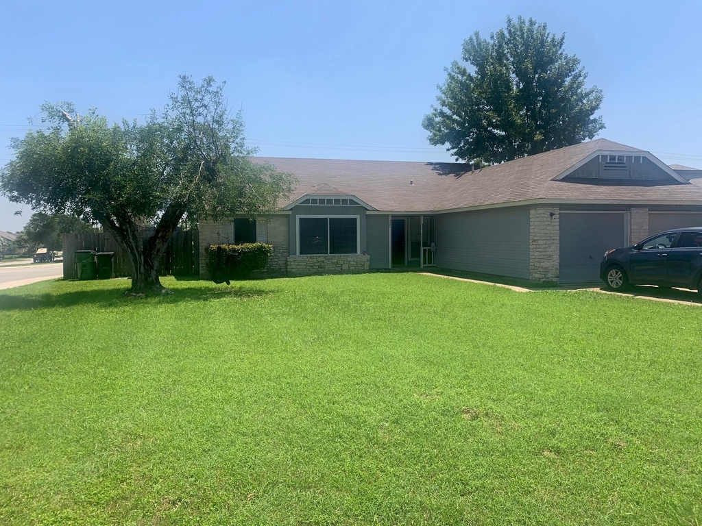 523 Greenlawn Blvd - Photo 0