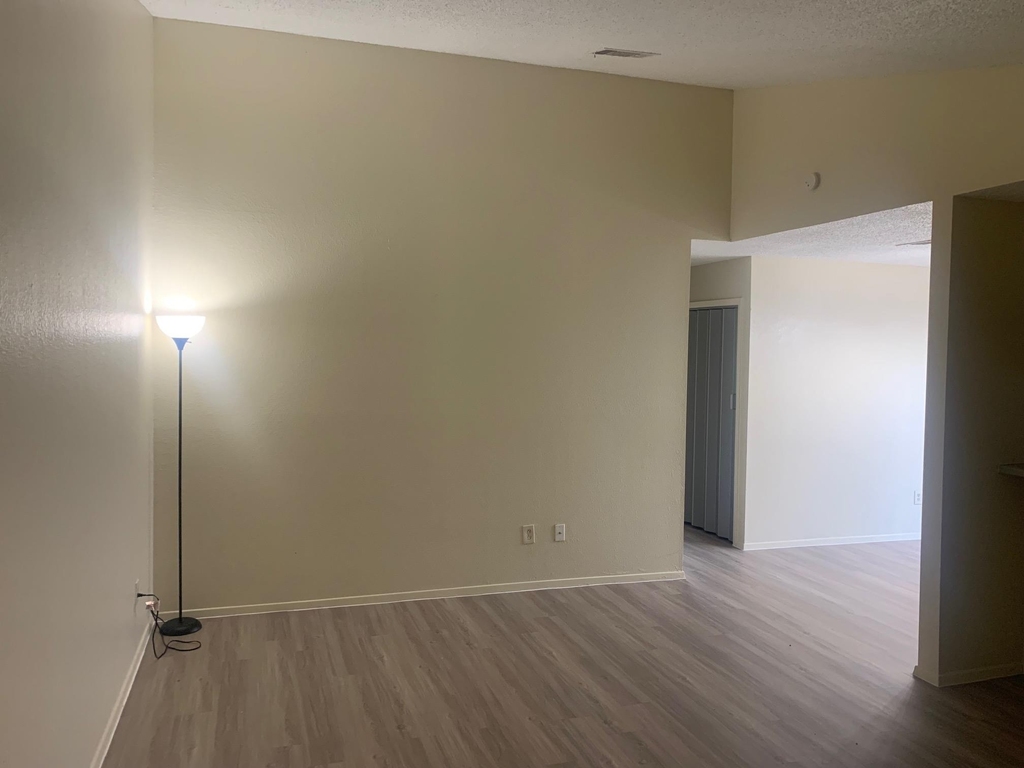 523 Greenlawn Blvd - Photo 12