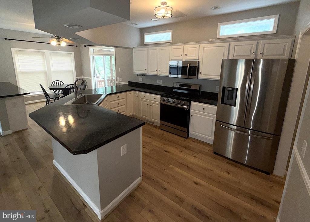 7918 Clark Station Road - Photo 4