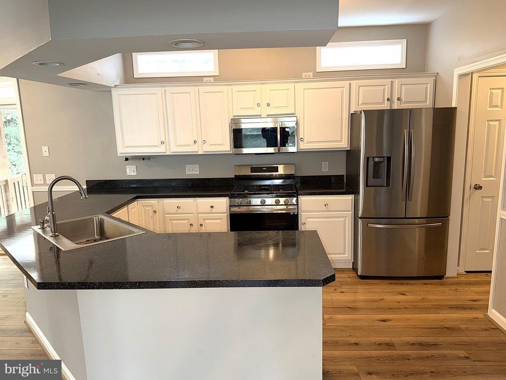 7918 Clark Station Road - Photo 5