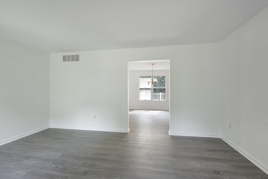 91 Premier Court - Photo 4