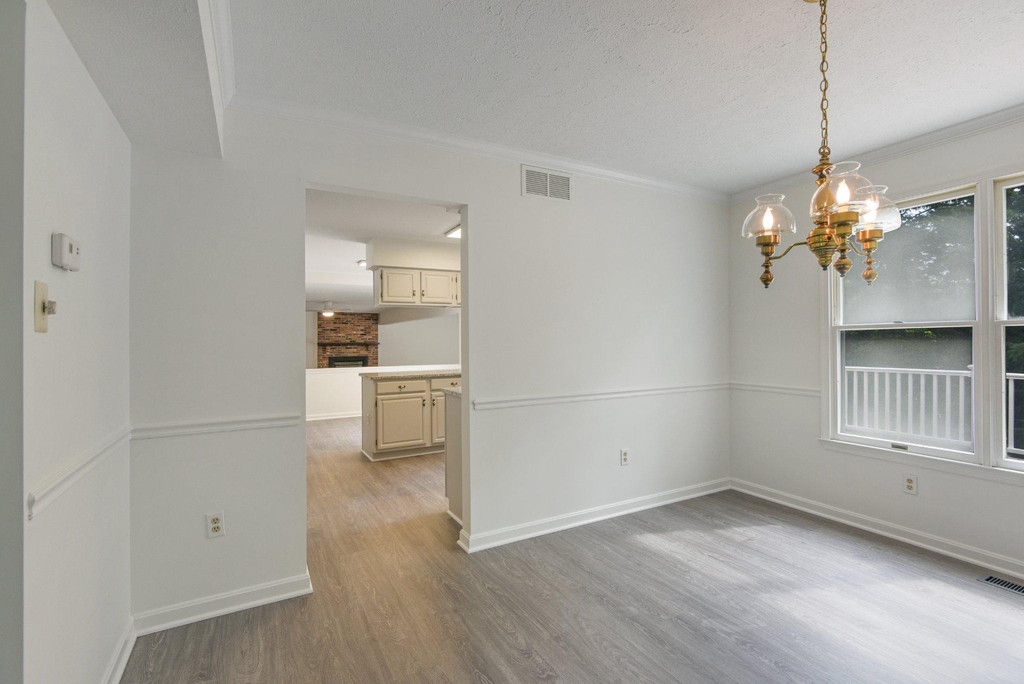 91 Premier Court - Photo 7