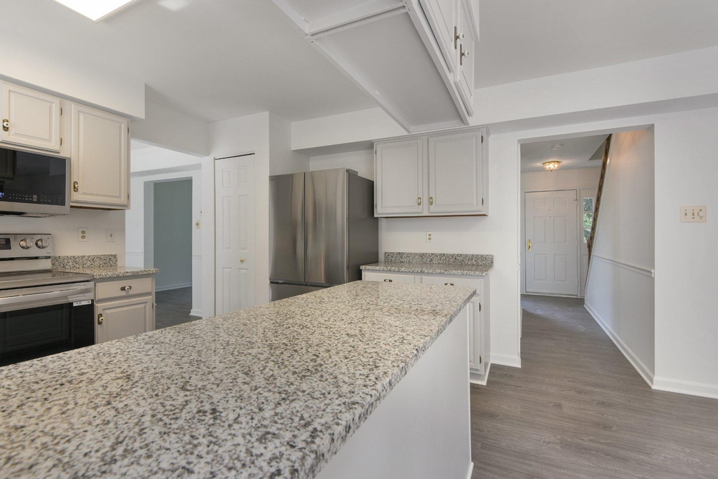 91 Premier Court - Photo 10