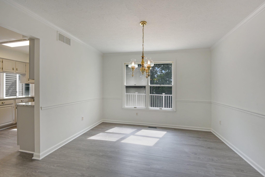 91 Premier Court - Photo 5