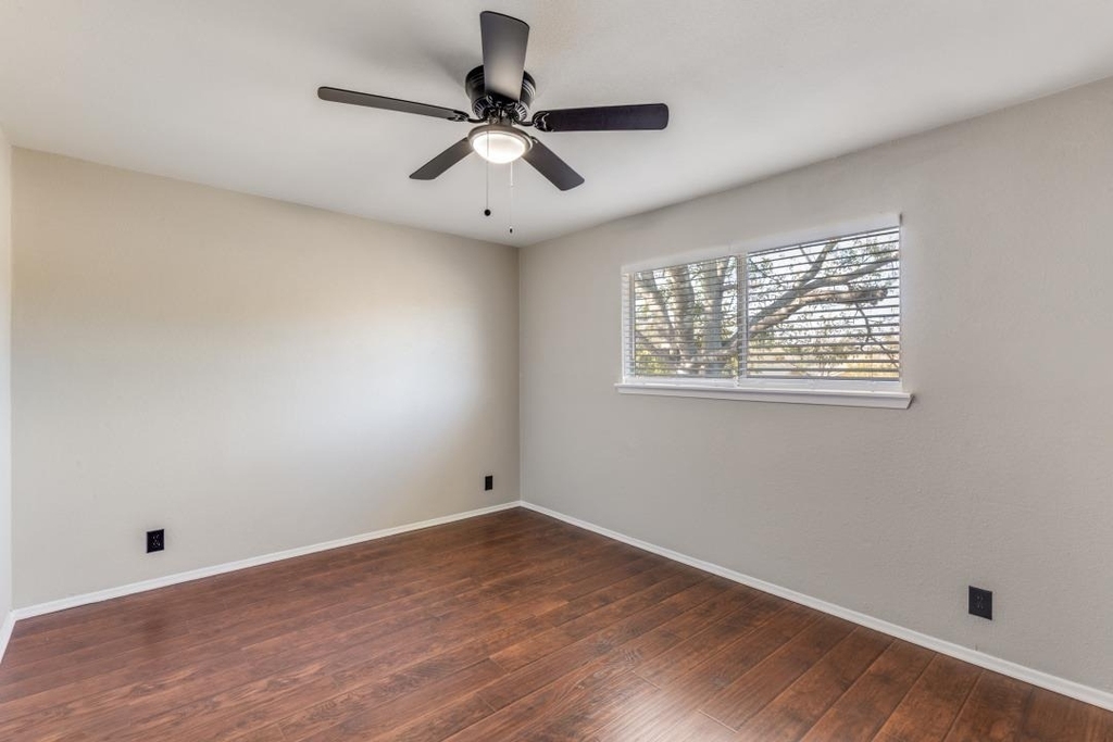 12901 Lamplight Village Ave - Photo 16
