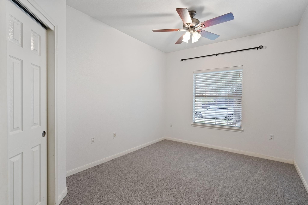 7513 S Glenn St - Photo 2