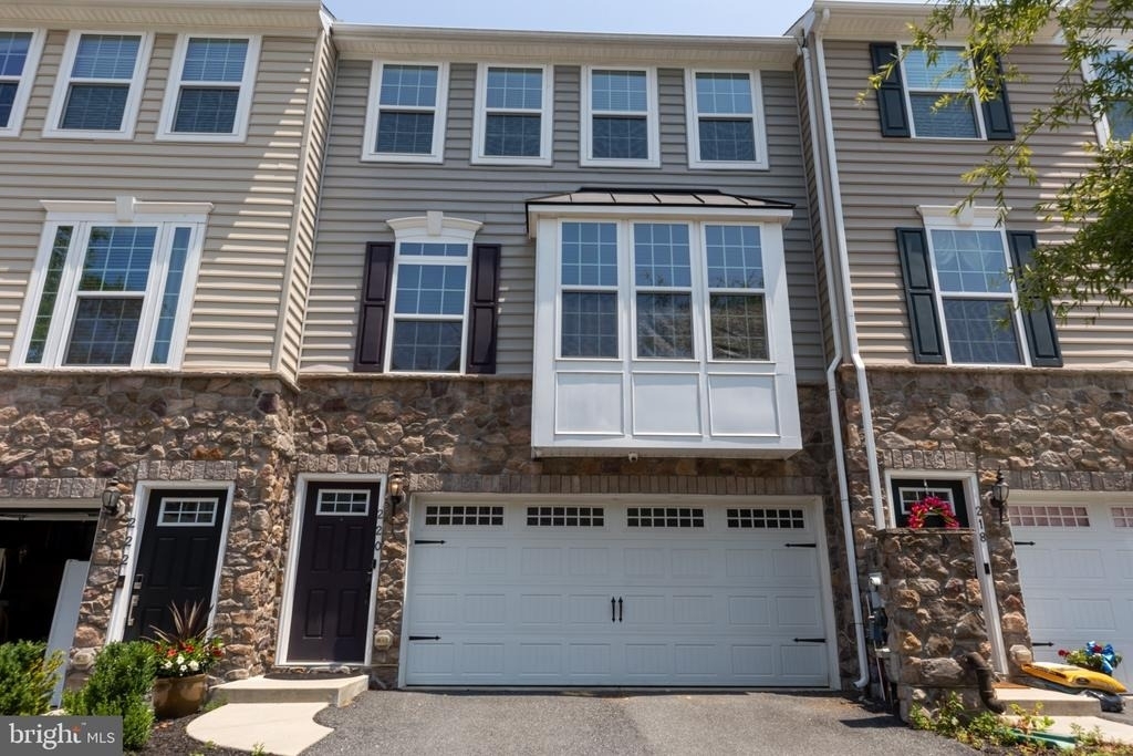220 General Grey Court - Photo 0