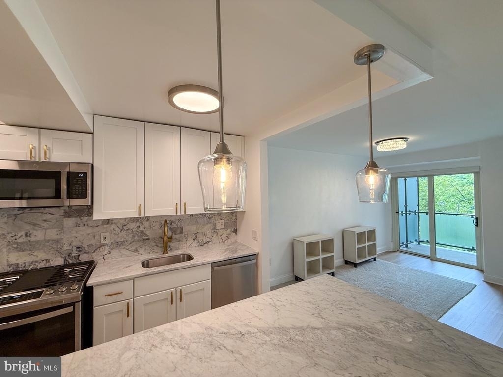 4201 Cathedral Avenue Nw - Photo 5