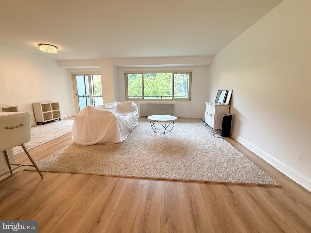 4201 Cathedral Avenue Nw - Photo 2