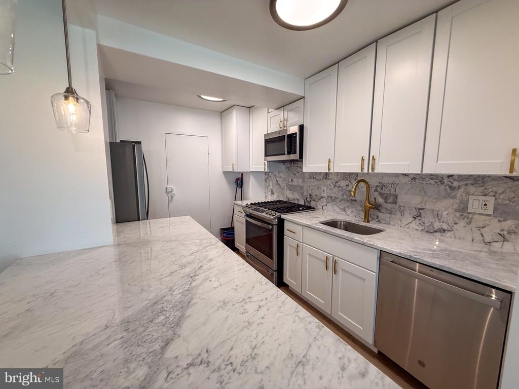 4201 Cathedral Avenue Nw - Photo 0