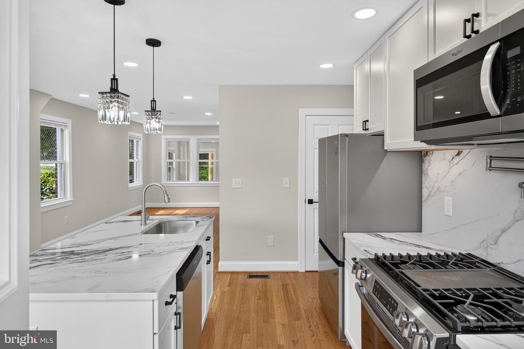 1712 U Street Se - Photo 2
