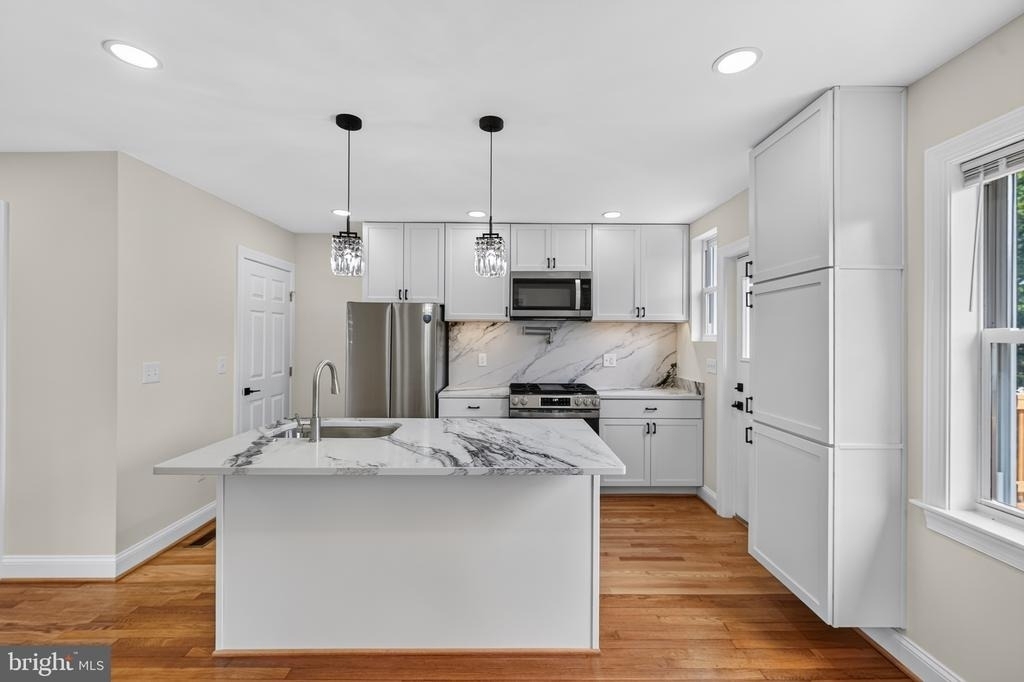1712 U Street Se - Photo 4