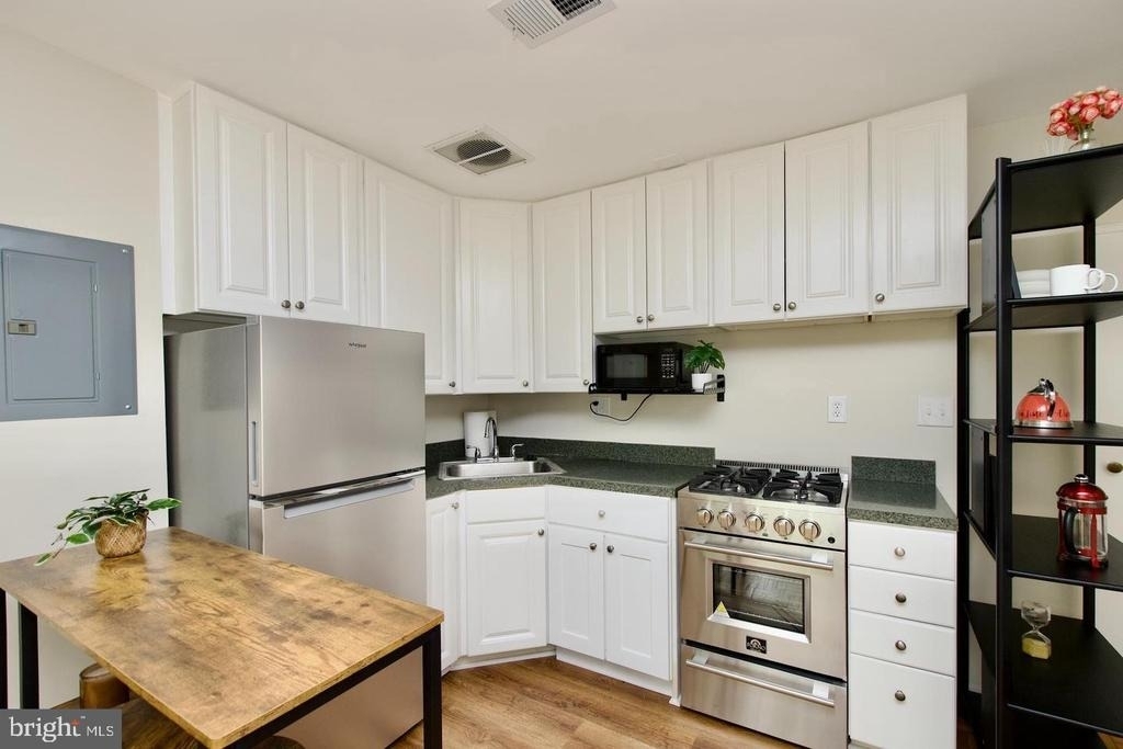4840 Macarthur Nw - Photo 18