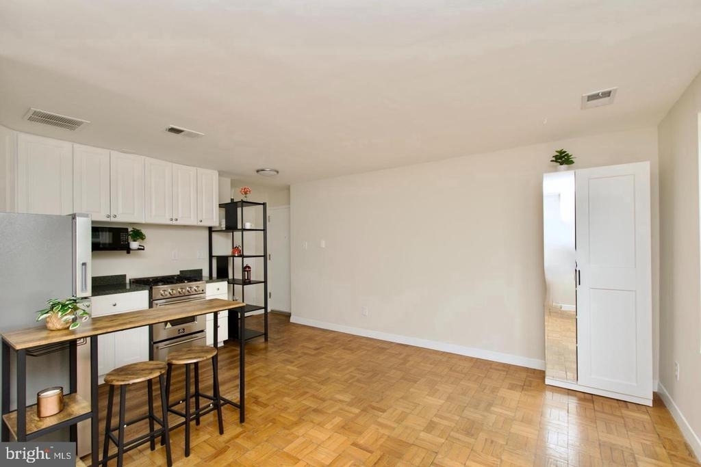 4840 Macarthur Nw - Photo 14